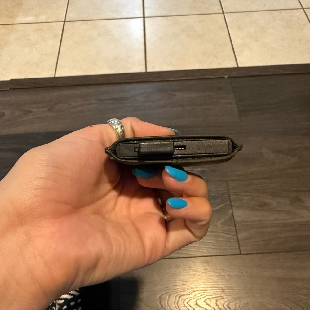 ANDAR Black Leather Key & Card Holder - Picture 5 of 5